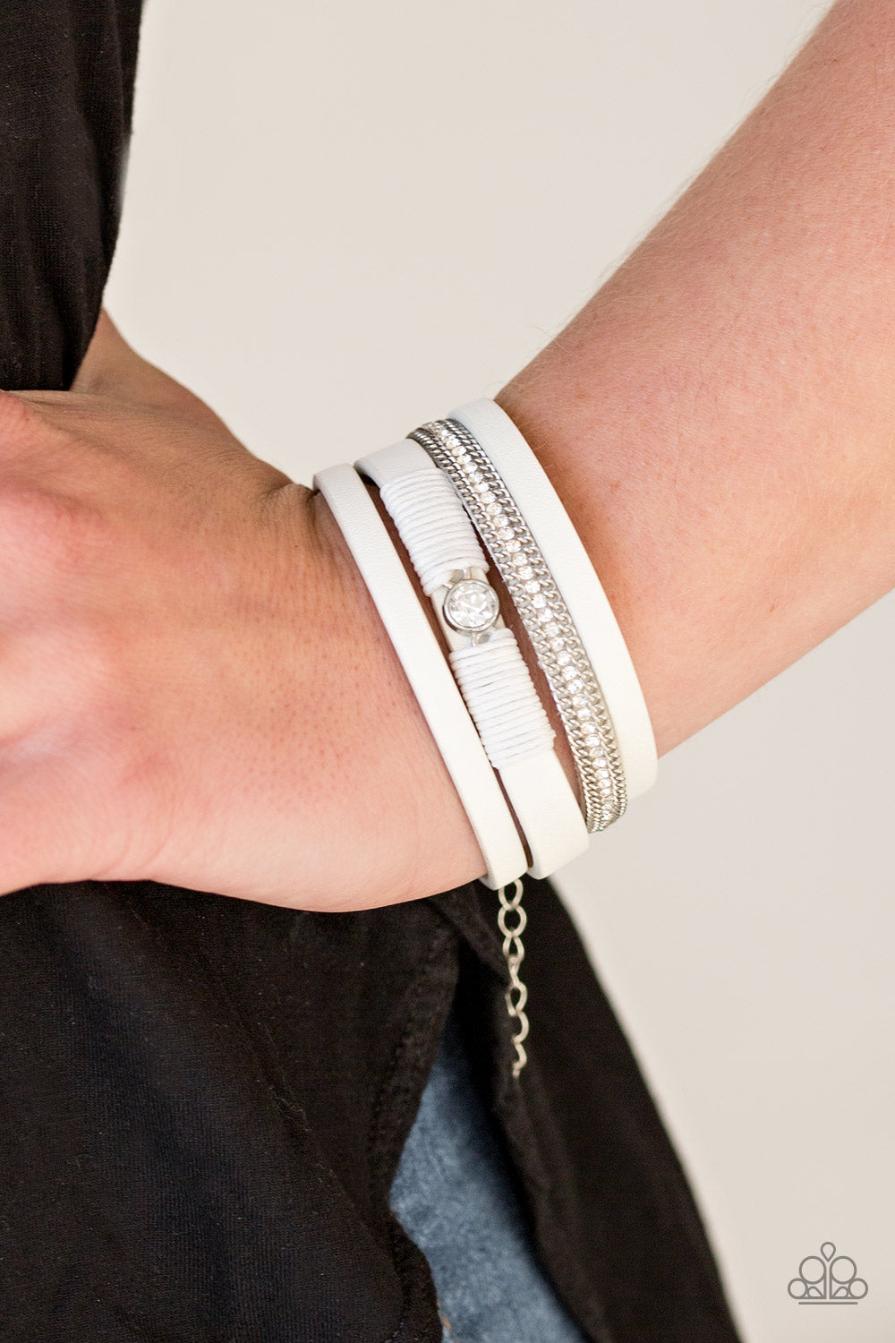 Catwalk Craze - white - Paparazzi bracelet