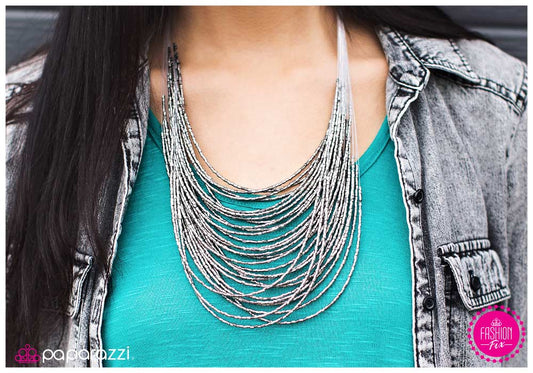 Catwalk Queen - Paparazzi necklace
