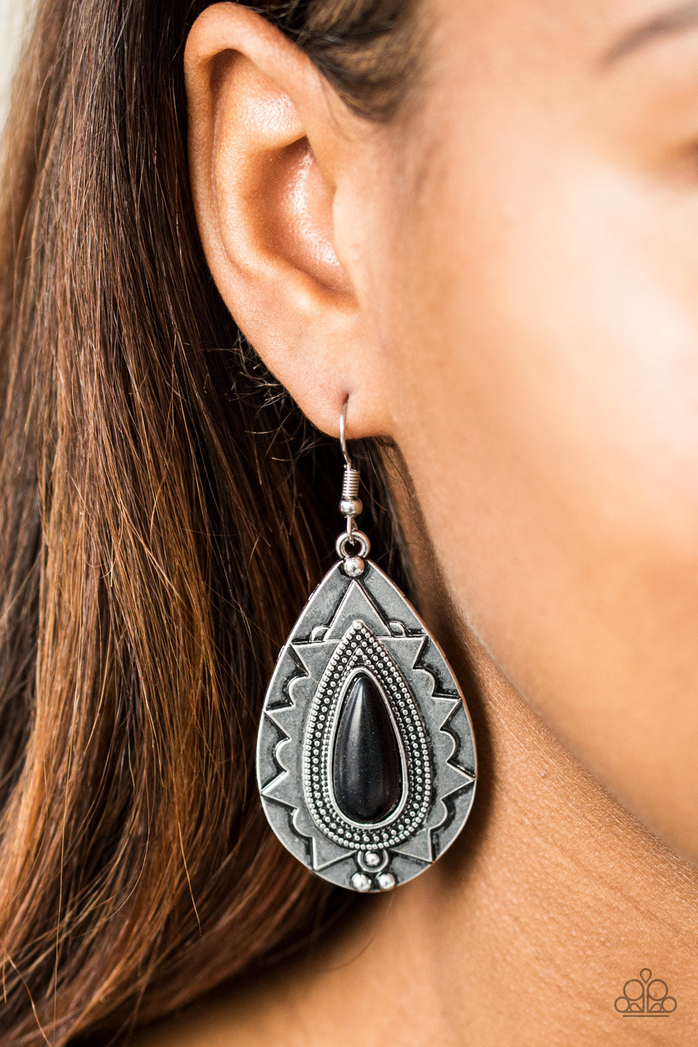 Cavalier Canyoneering - black - Paparazzi earrings