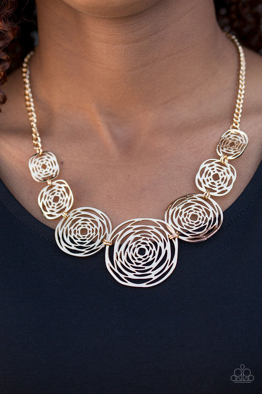 Cave Vogue - gold - Paparazzi necklace