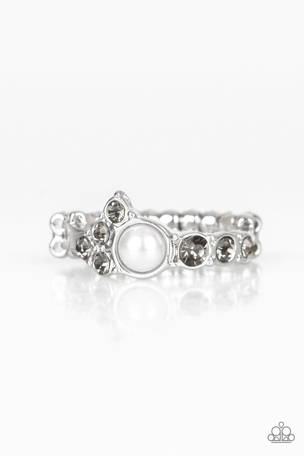Center Stage Celebrity - silver - Paparazzi ring