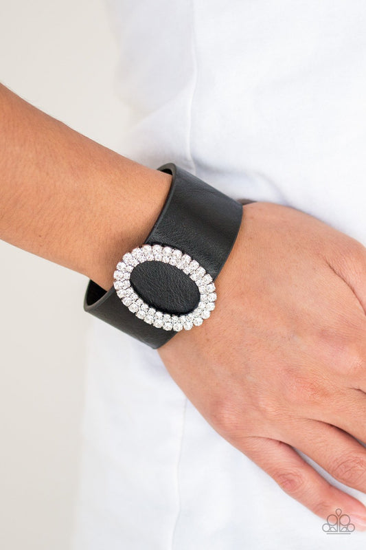 Center Stage Starlet-black-Paparazzi bracelet