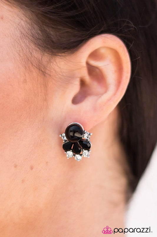 Chicago Chic - Paparazzi earrings