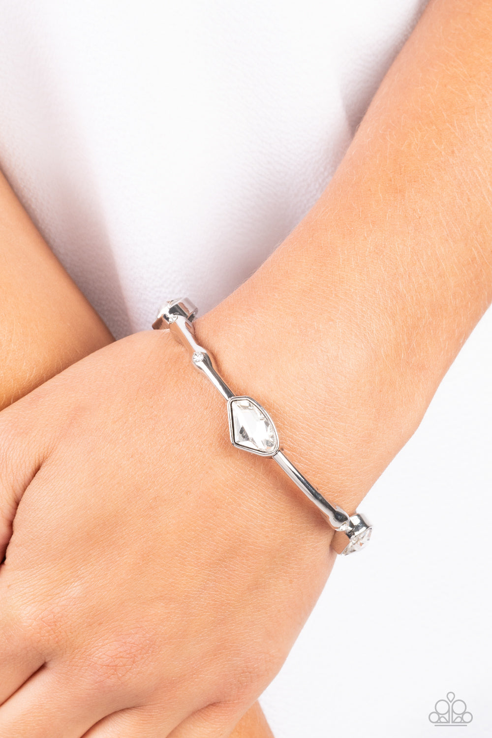 Chiseled Craze - white - Paparazzi bracelet