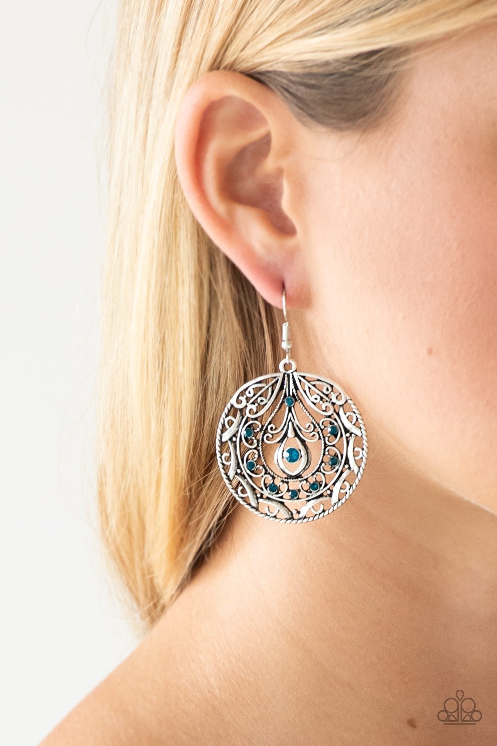 Choose to Sparkle - blue - Paparazzi earrings