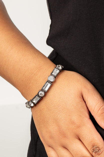 Classic Couture - black - Paparazzi bracelet