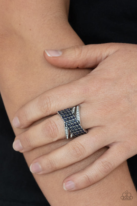 Classic Crossover - blue - Paparazzi ring
