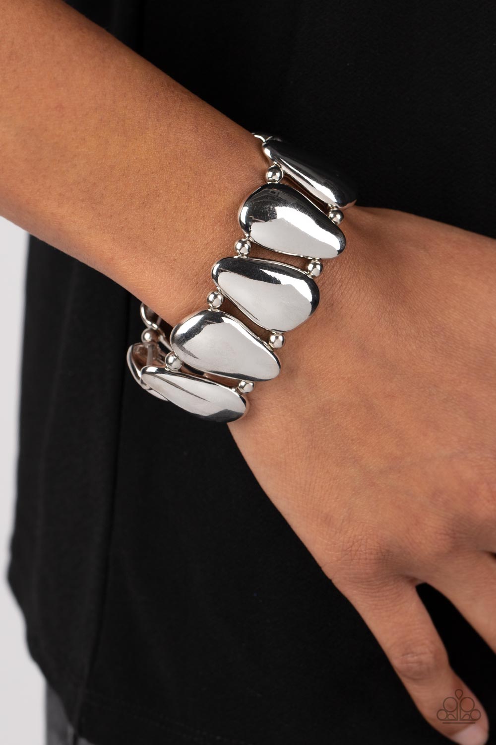 Classy Cave - silver - Paparazzi bracelet