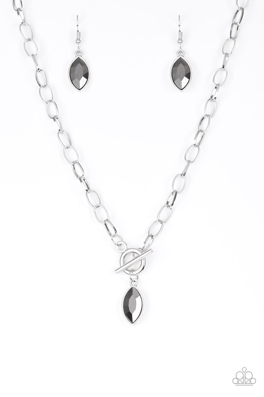 Club Sparkle - silver - Paparazzi necklace