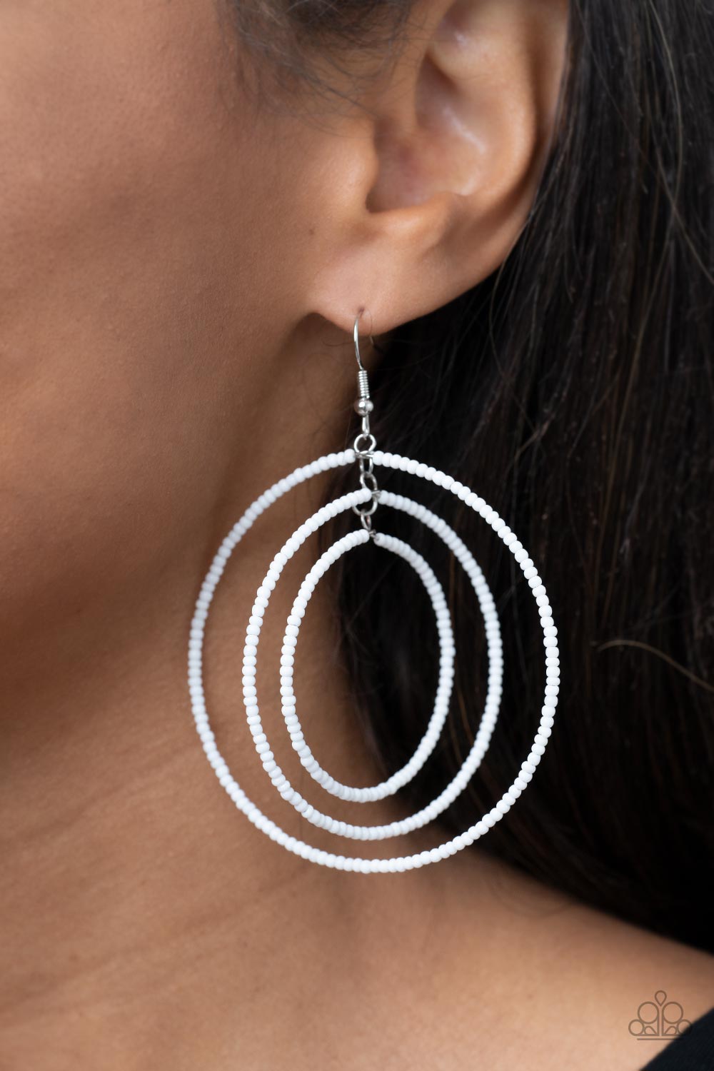 Colorfully Circulating - white - Paparazzi earrings