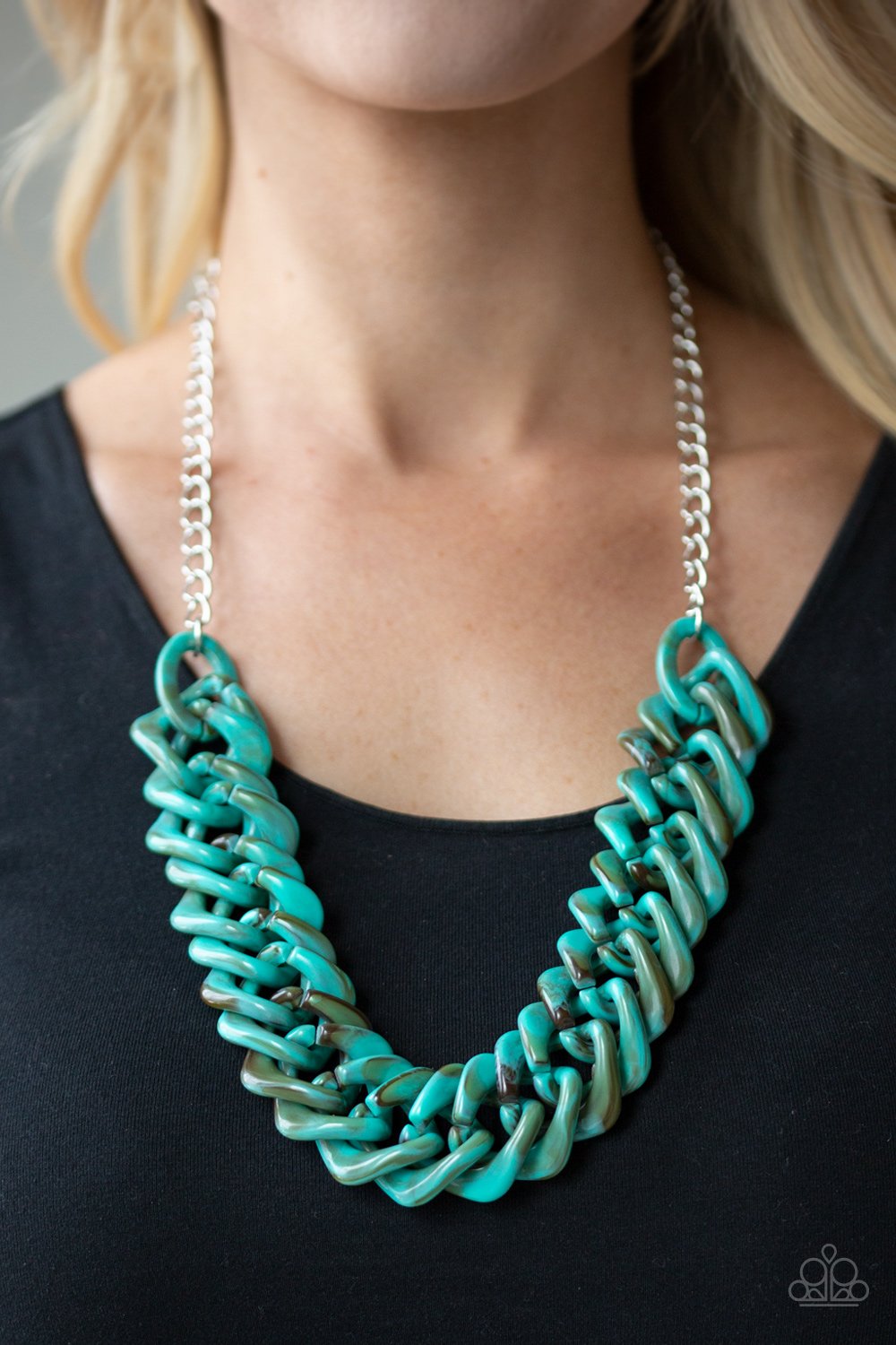 Comin in Haute-blue-Paparazzi necklace