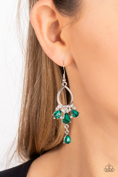 Coming in Clutch - green - Paparazzi earrings