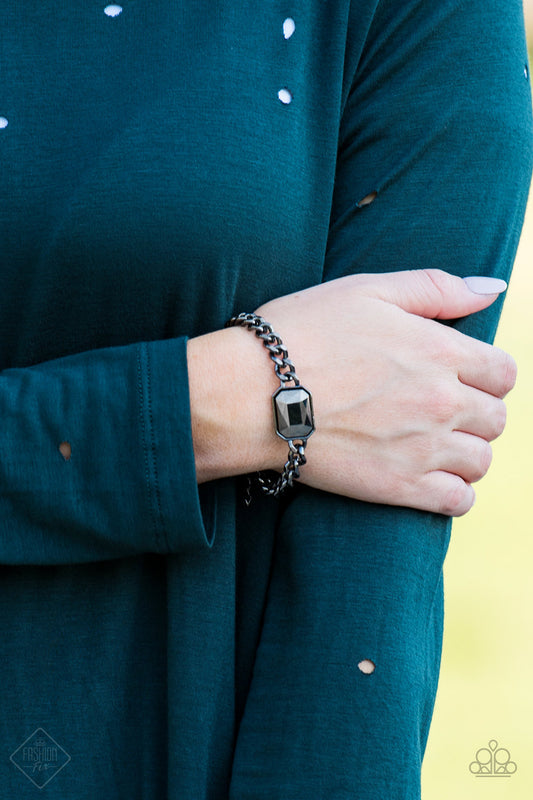 Command and CONQUEROR - black - Paparazzi bracelet