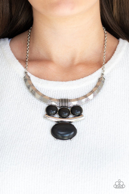 Commander in CHIEFETTE - black - Paparazzi necklace