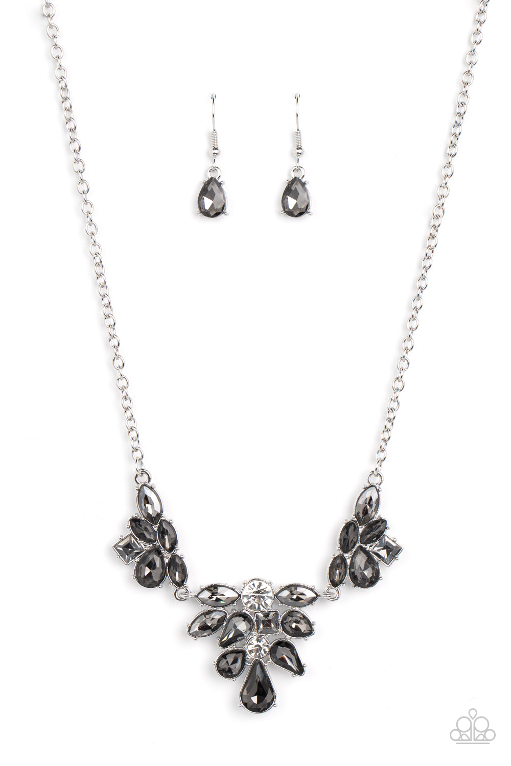 Completely Captivated - silver - Paparazzi necklace