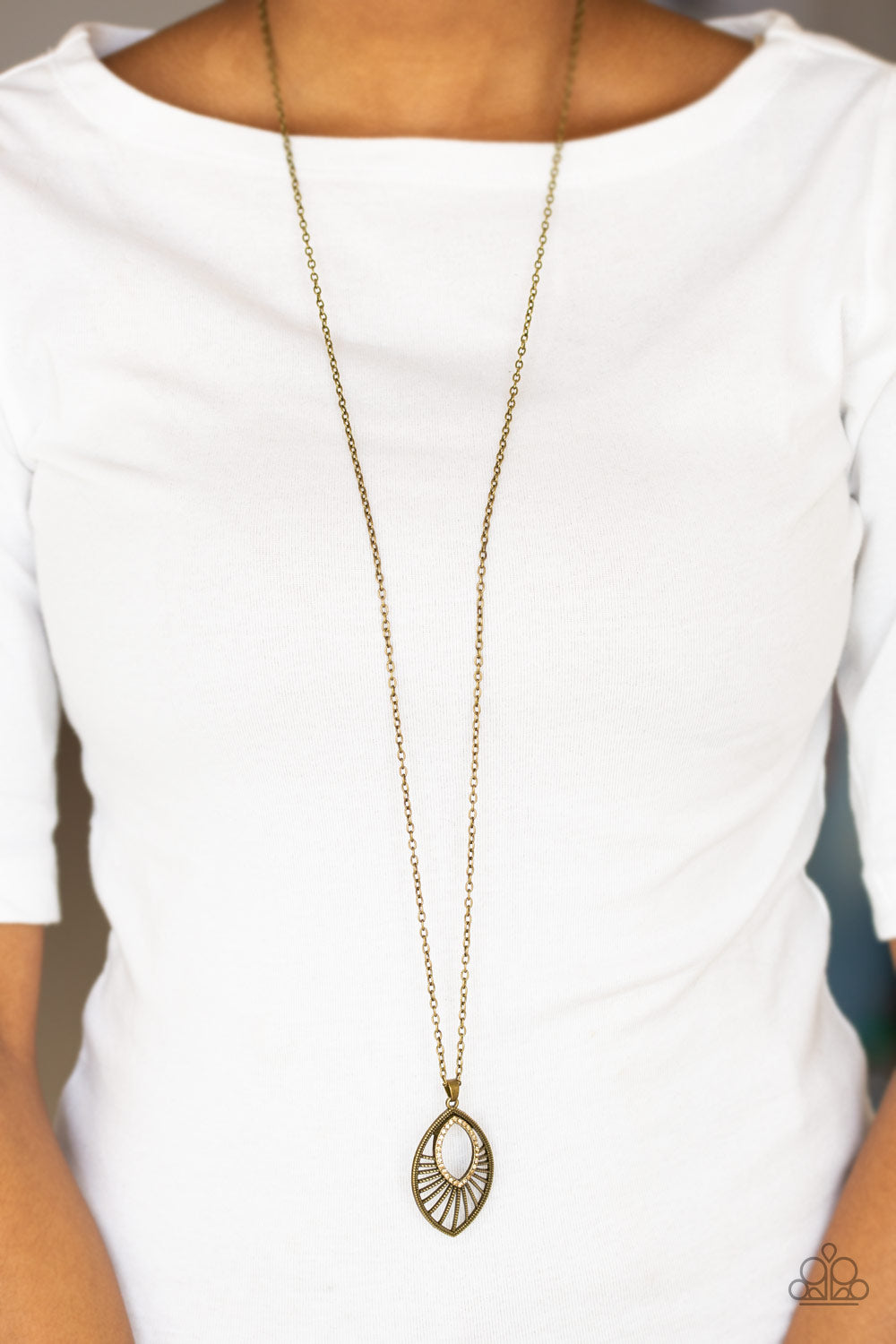 Court Couture - brass - Paparazzi necklace