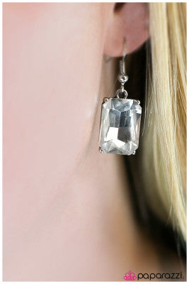 Cover Girl - white - Paparazzi earrings