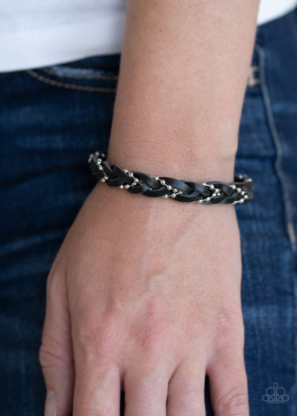 Cowboy Couture - black - Paparazzi bracelet
