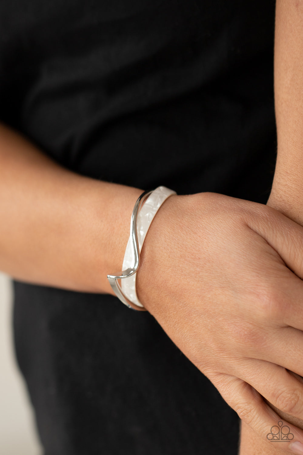 Craveable Curves - white - Paparazzi bracelet