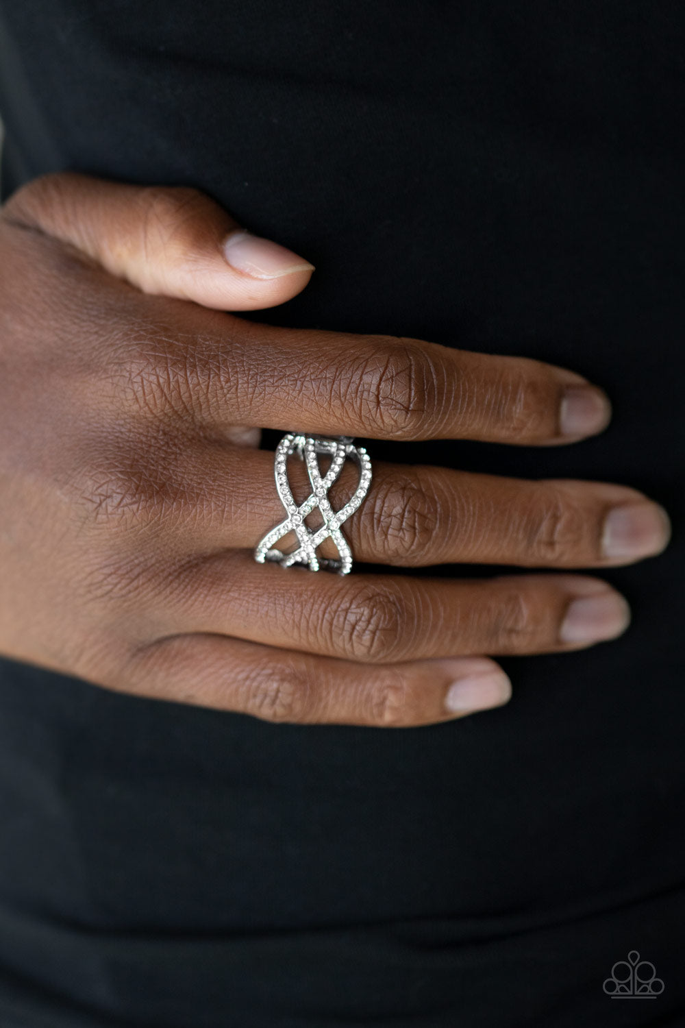 Cross Action Couture - white - Paparazzi ring