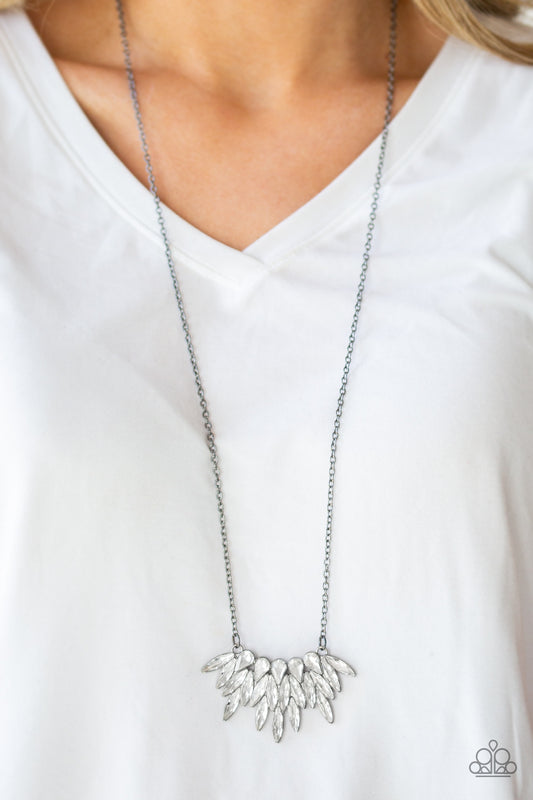 Crowning Moment - black - Paparazzi necklace