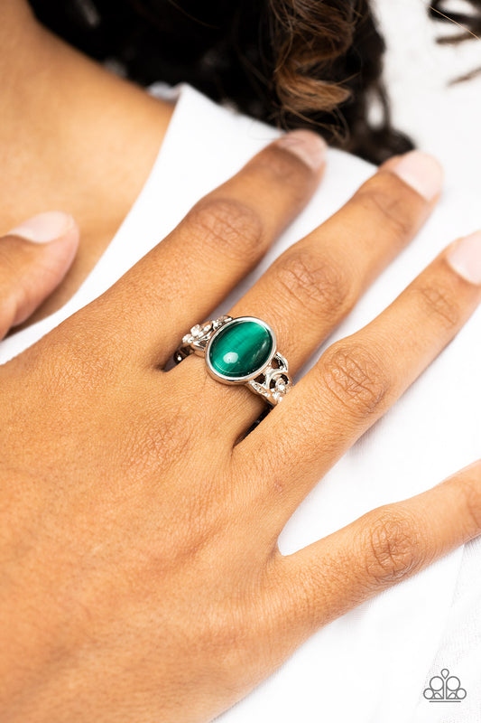 Crystals and Cats Eye - green - Paparazzi ring