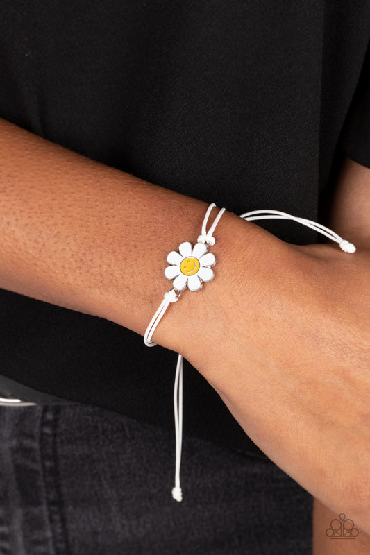 DAISY Little Thing - white - Paparazzi bracelet