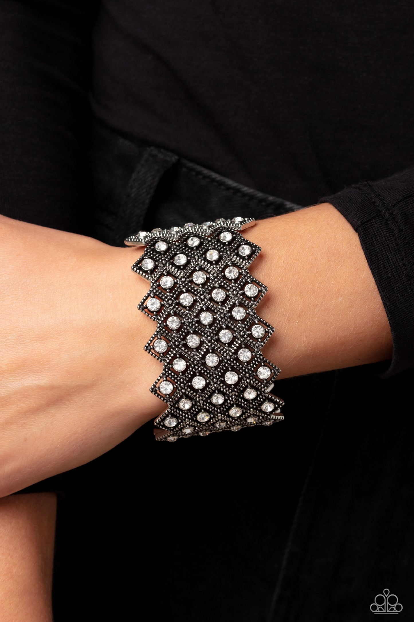 DECO in the Rough - white - Paparazzi bracelet