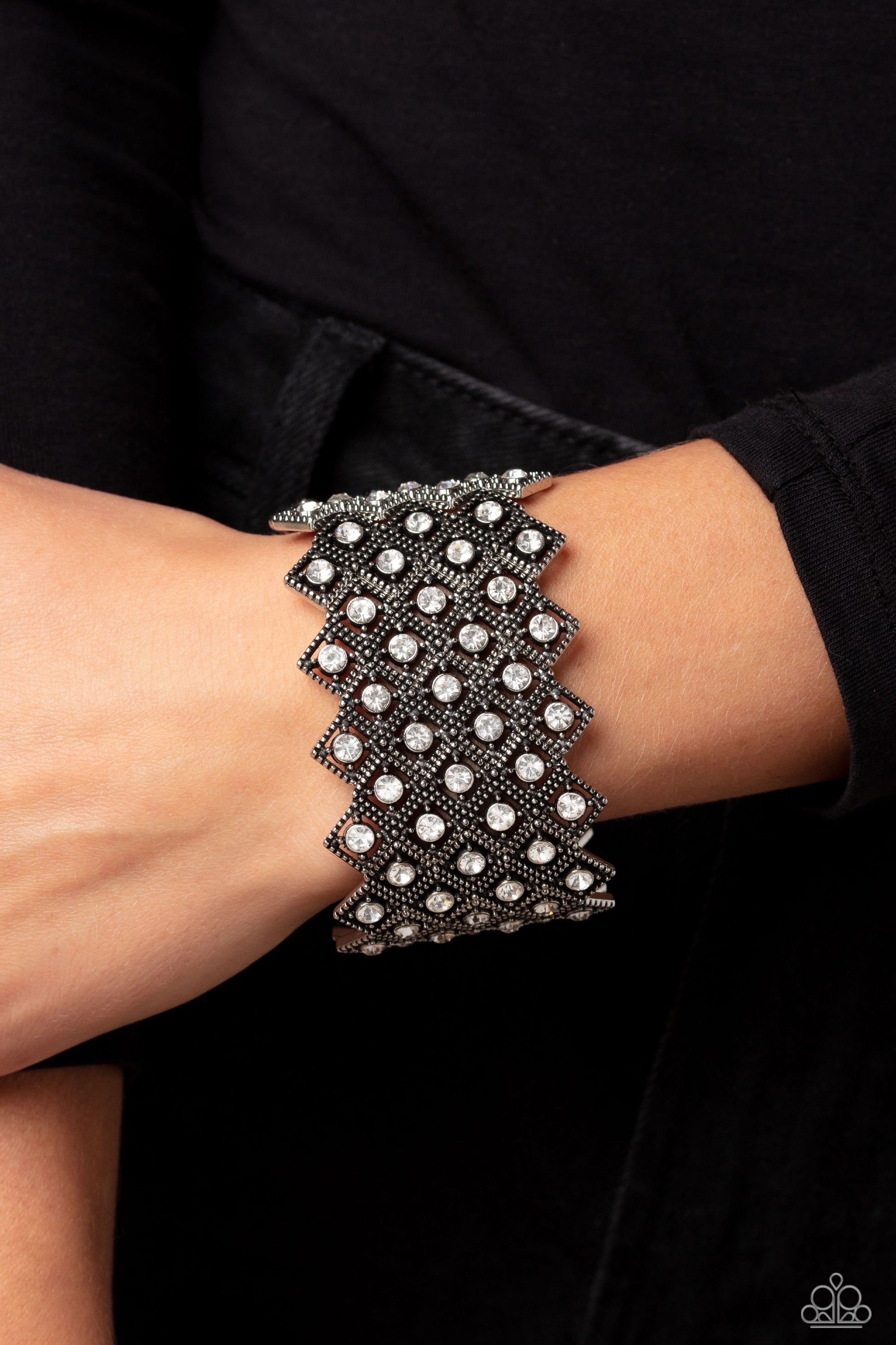 DECO in the Rough - white - Paparazzi bracelet