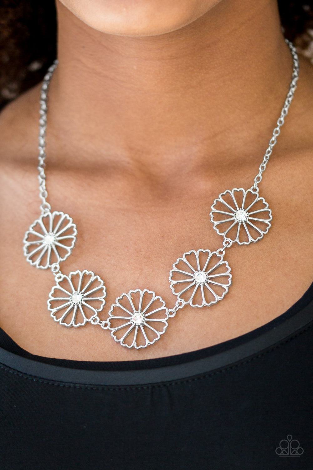 Daffodil Gardens - white - Paparazzi necklace