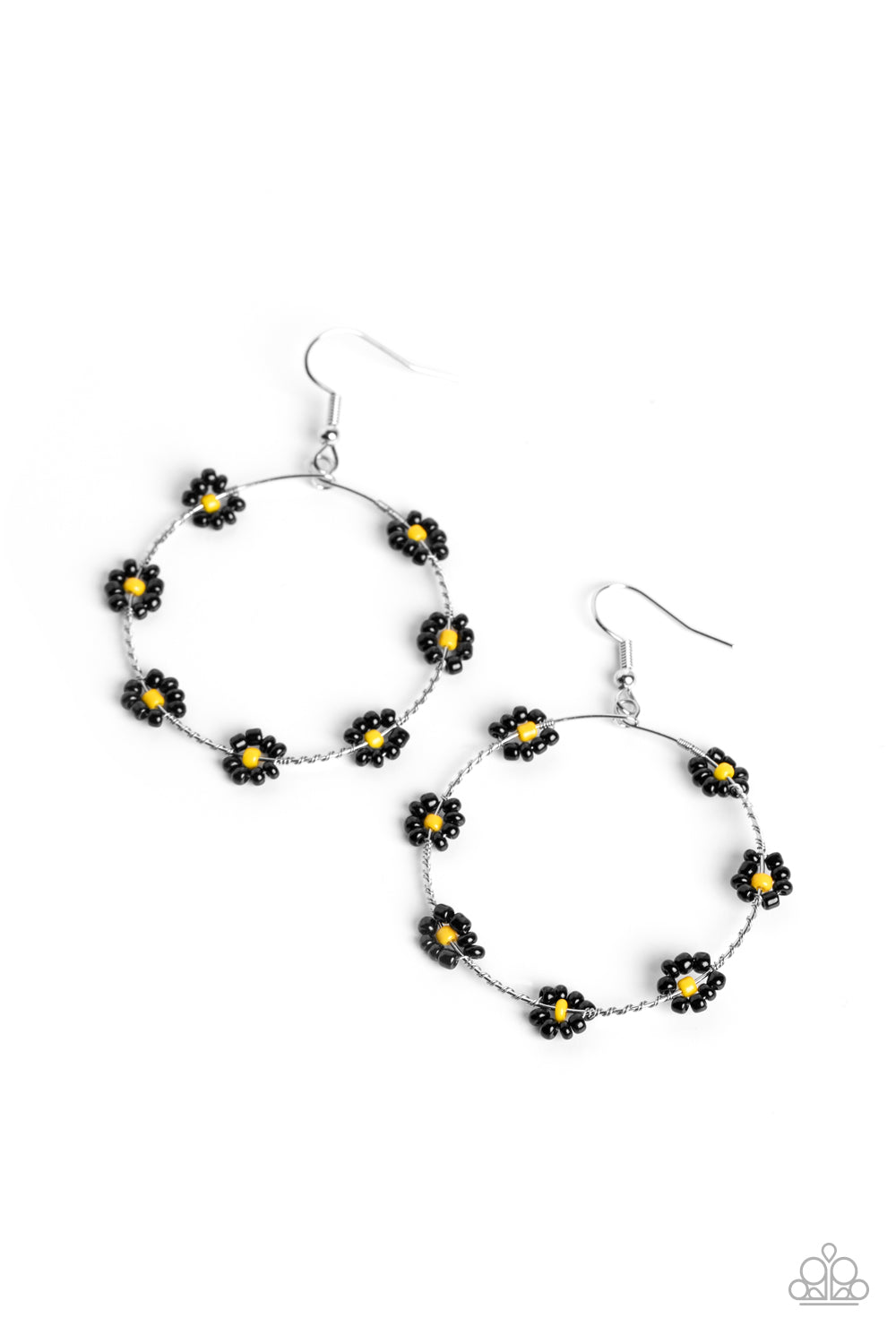 Dainty Daisies - black - Paparazzi earrings