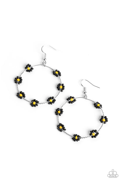 Dainty Daisies - black - Paparazzi earrings