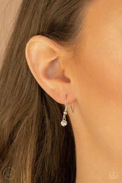 Dainty Diva - white - Paparazzi necklace