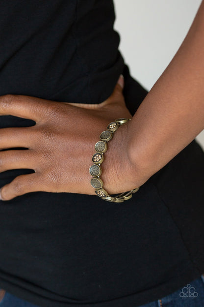 Dainty Queen-brass-Paparazzi bracelet