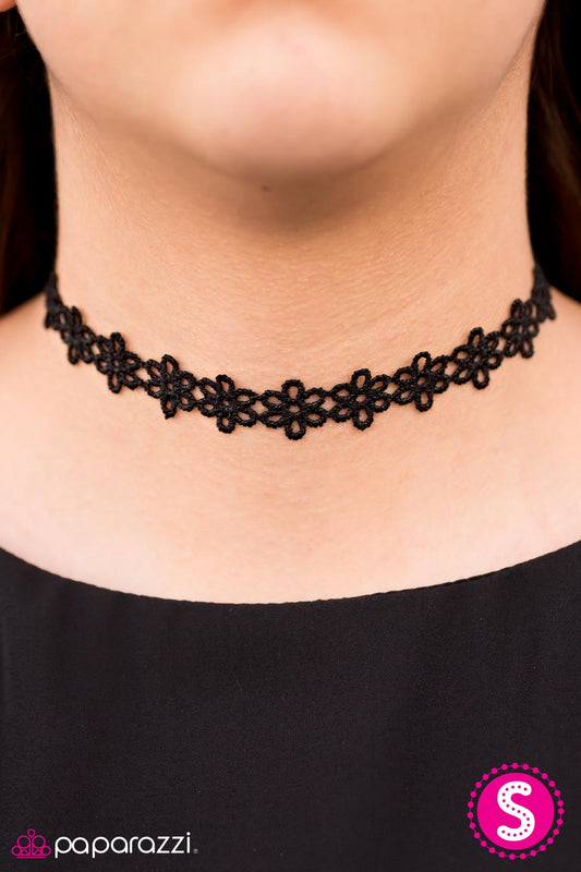 Daisy Love - Choker - Paparazzi necklace