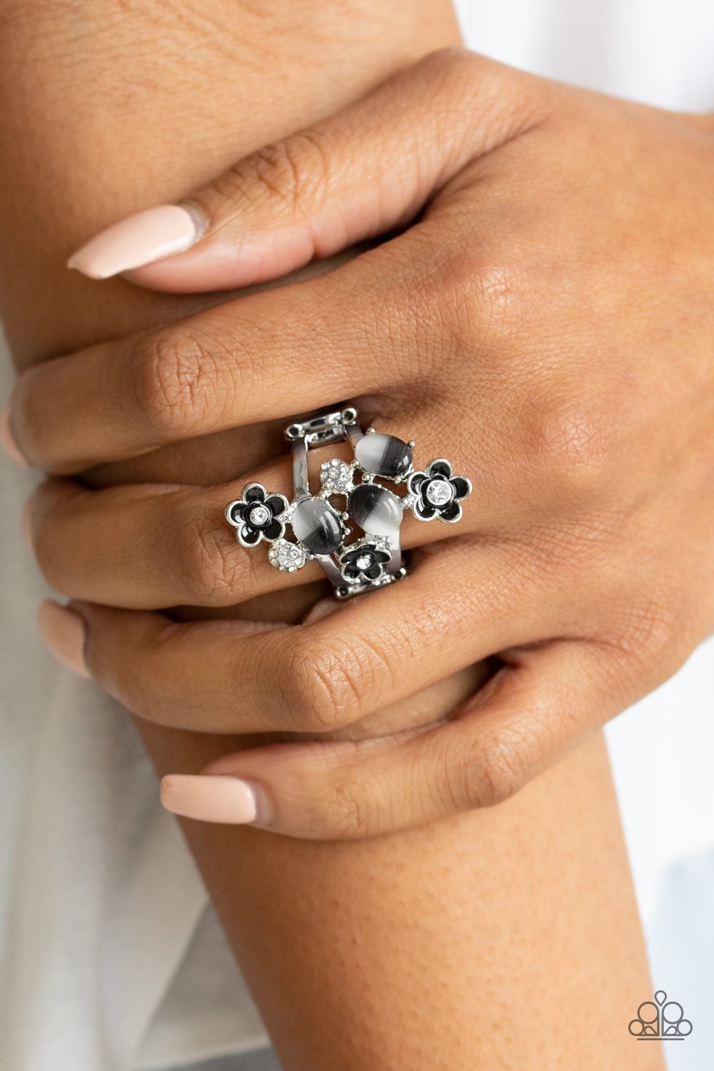 Daisy Delight - black - Paparazzi ring