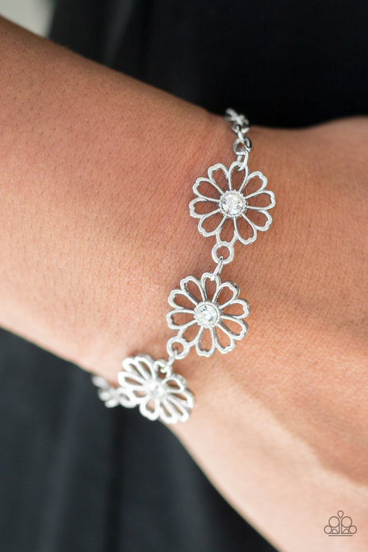 Dancing Daffodils - white - Paparazzi bracelet