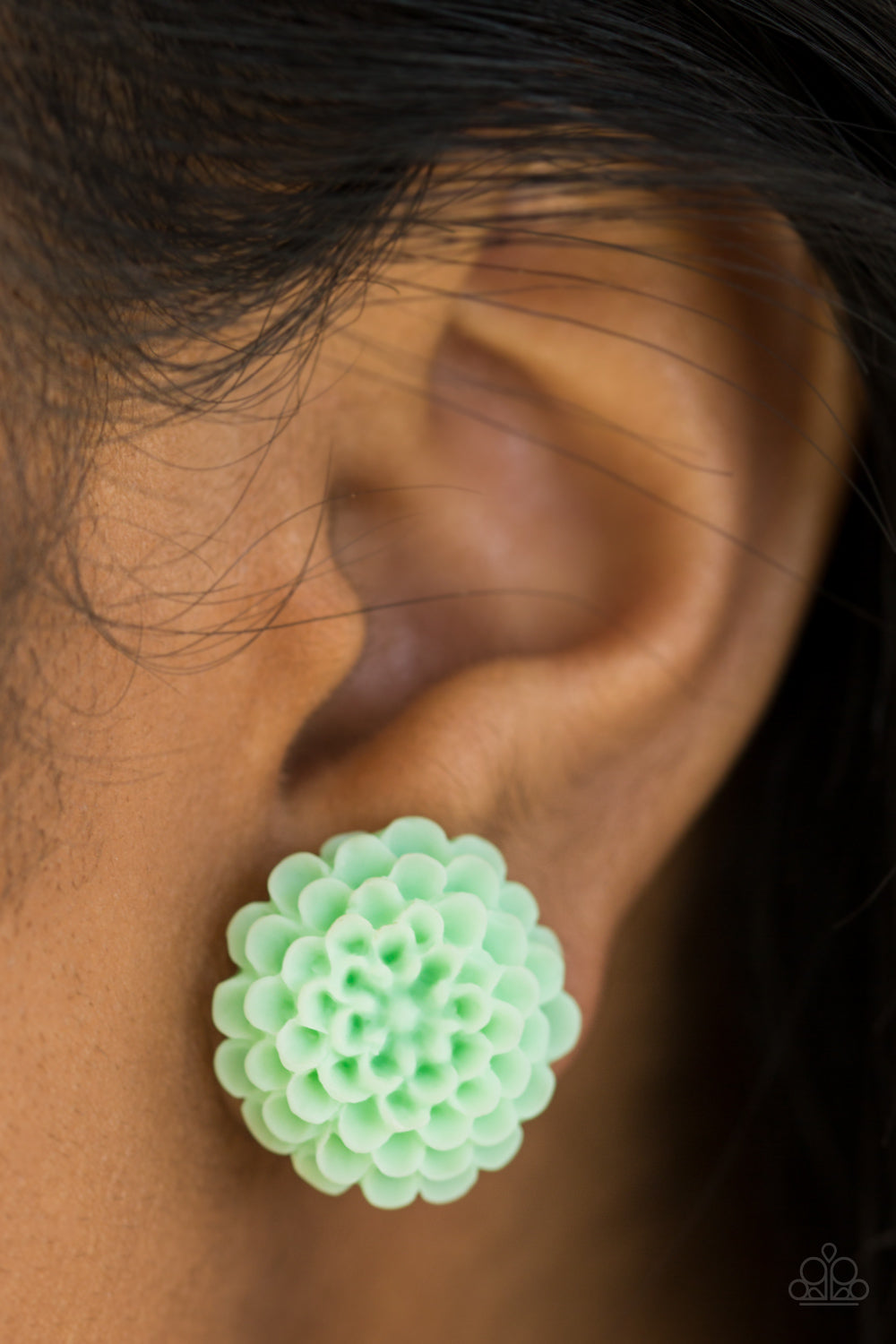 Dandelion Demure - green - Paparazzi earrings