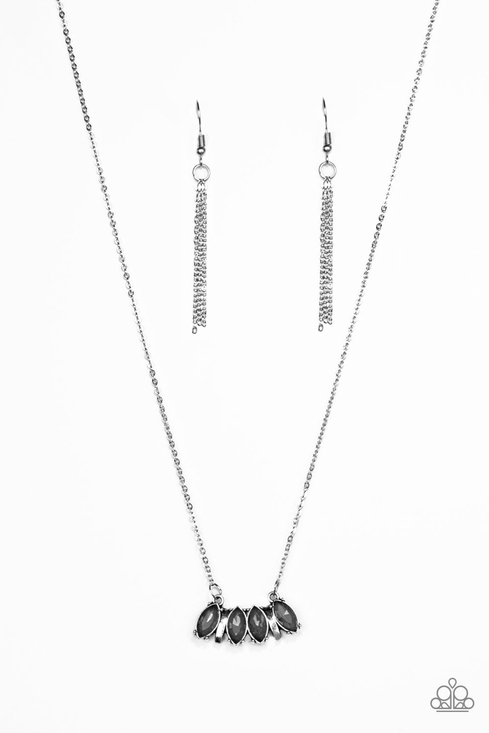 Deco Decadence - silver - Paparazzi necklace