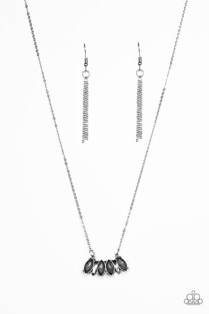 Deco Decadence - silver - Paparazzi necklace