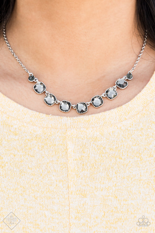 Deluxe Luxe - Paparazzi necklace