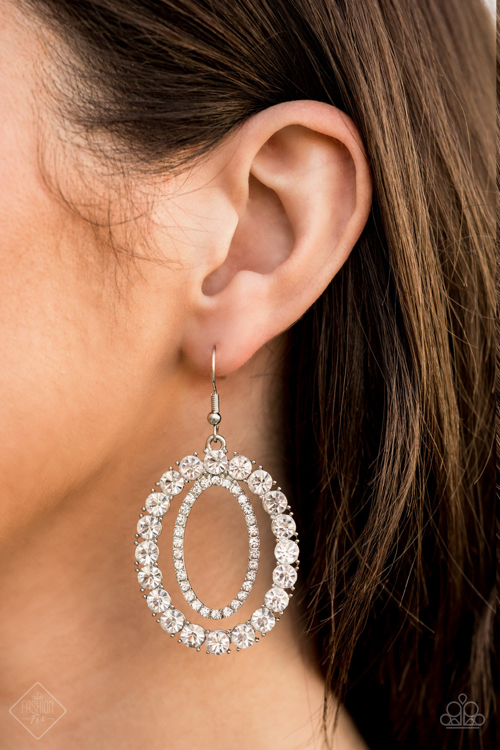 Deluxe Luxury - white - Paparazzi earrings