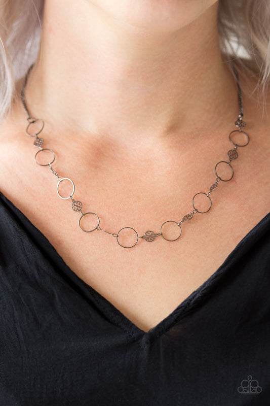 Demurely Dainty - black - Paparazzi necklace