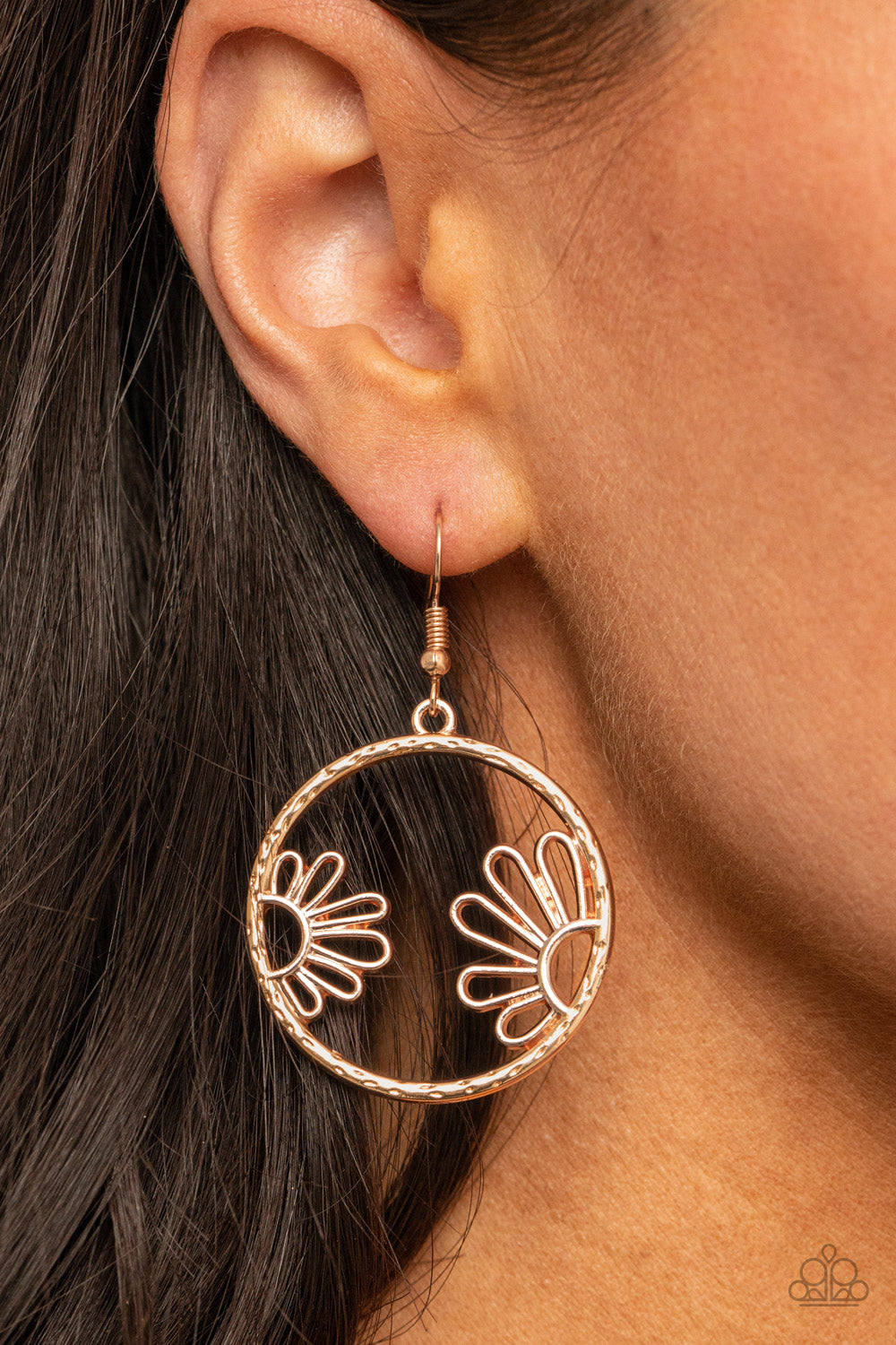 Demurely Daisy - rose gold - Paparazzi earrings