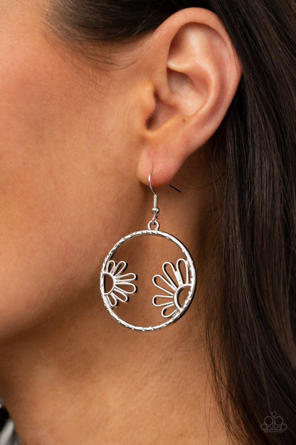Demurely Daisy - silver - Paparazzi earrings