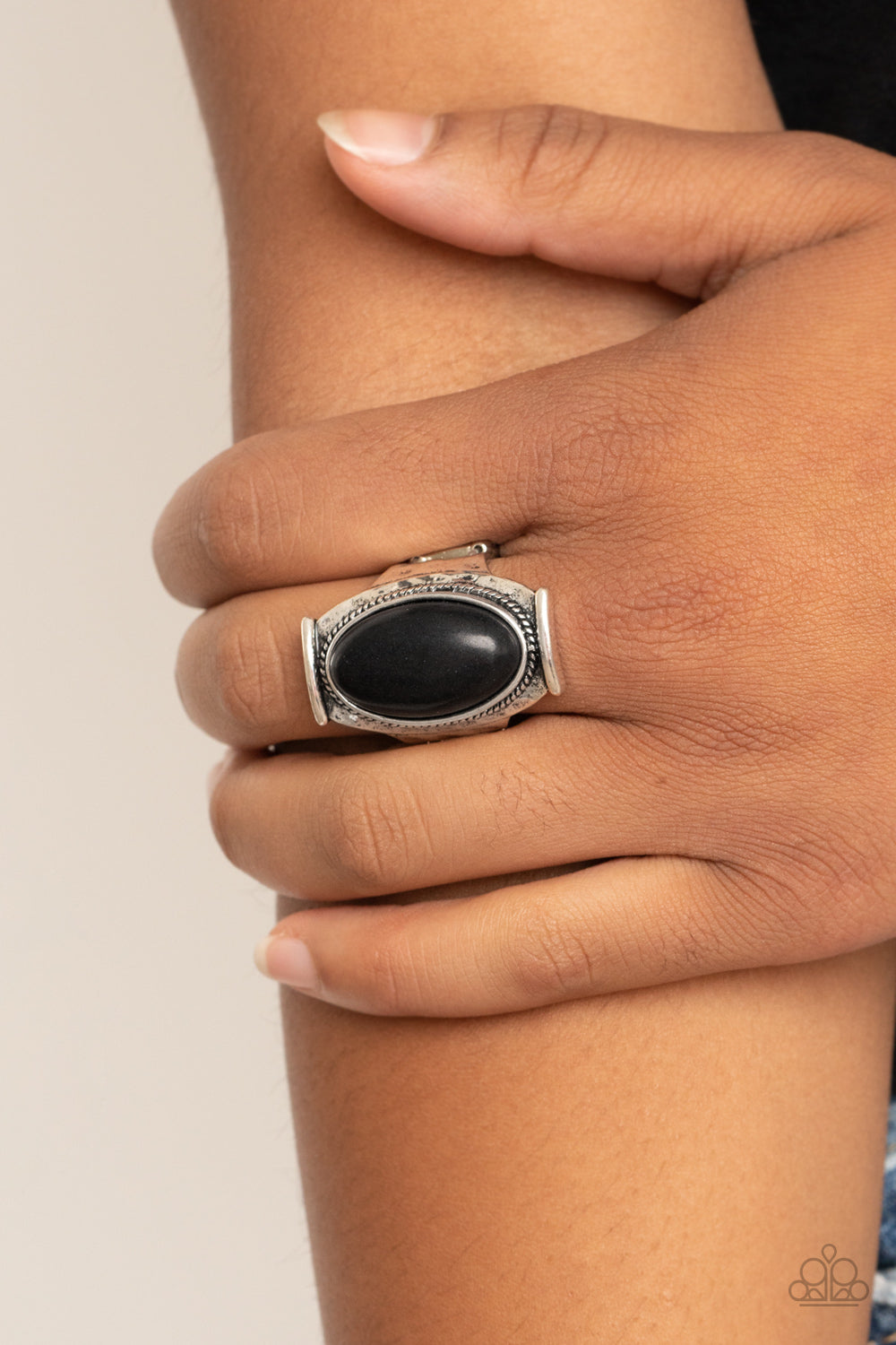 Desert Healer - black - Paparazzi ring