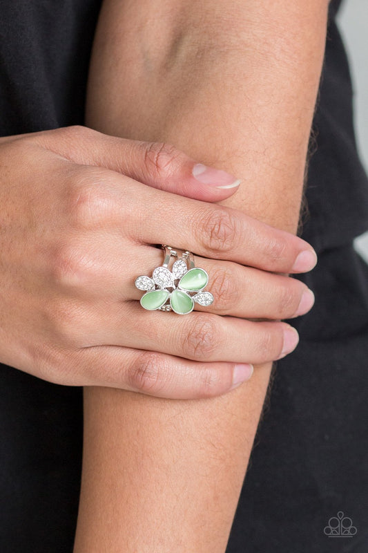 Diamond Daises-green-Paparazzi ring