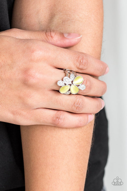 Diamond Daisies-yellow-Paparazzi ring
