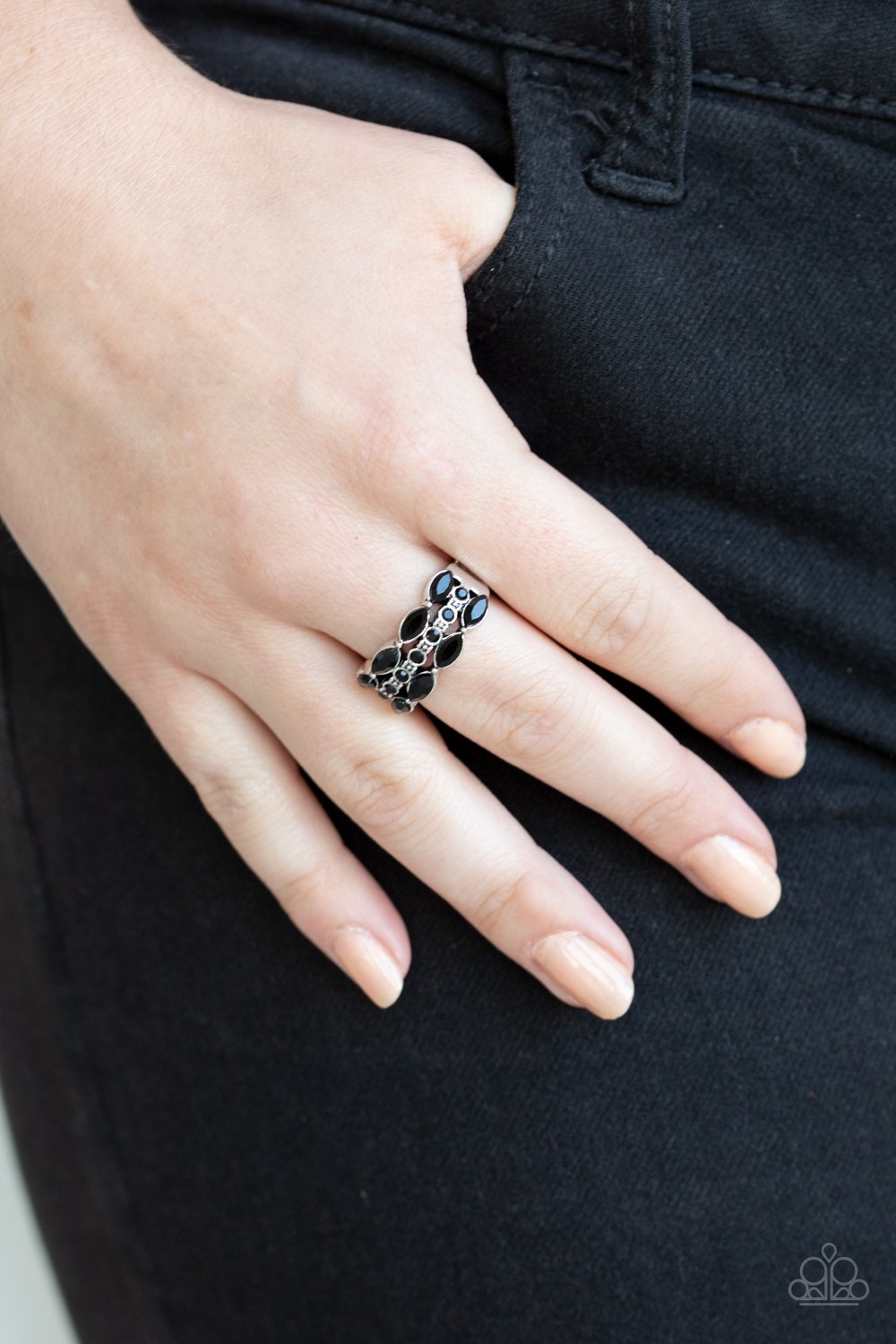 Distractingly Demure - black - Paparazzi ring