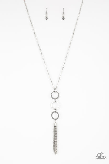 Diva in Diamonds - silver - Paparazzi necklace